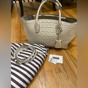 Premium ivory white Henri Bendel bag gently used